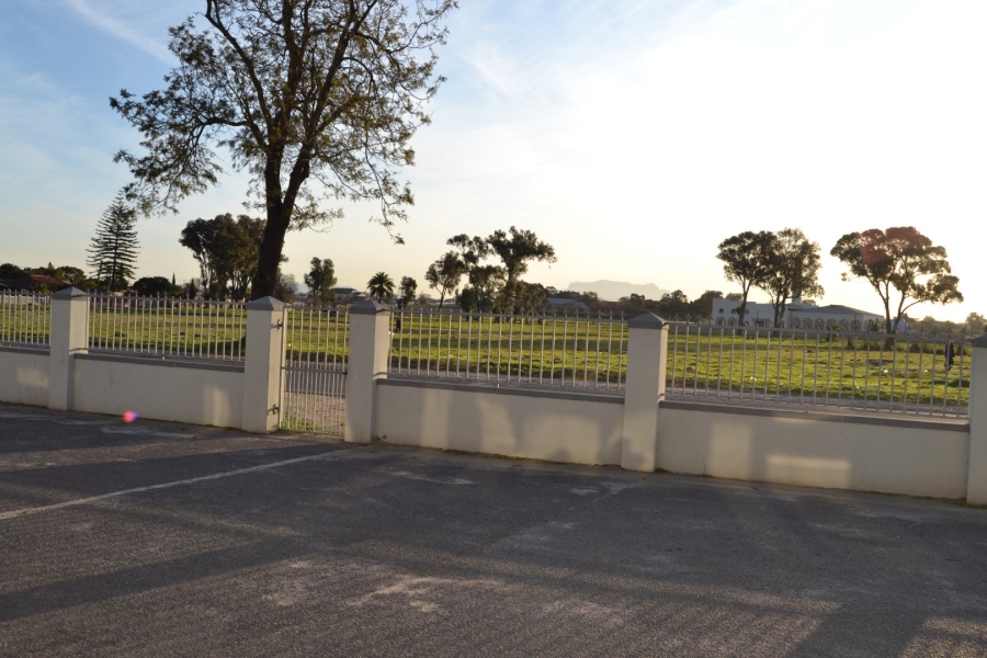 2 Bedroom Property for Sale in Oakdene Western Cape
